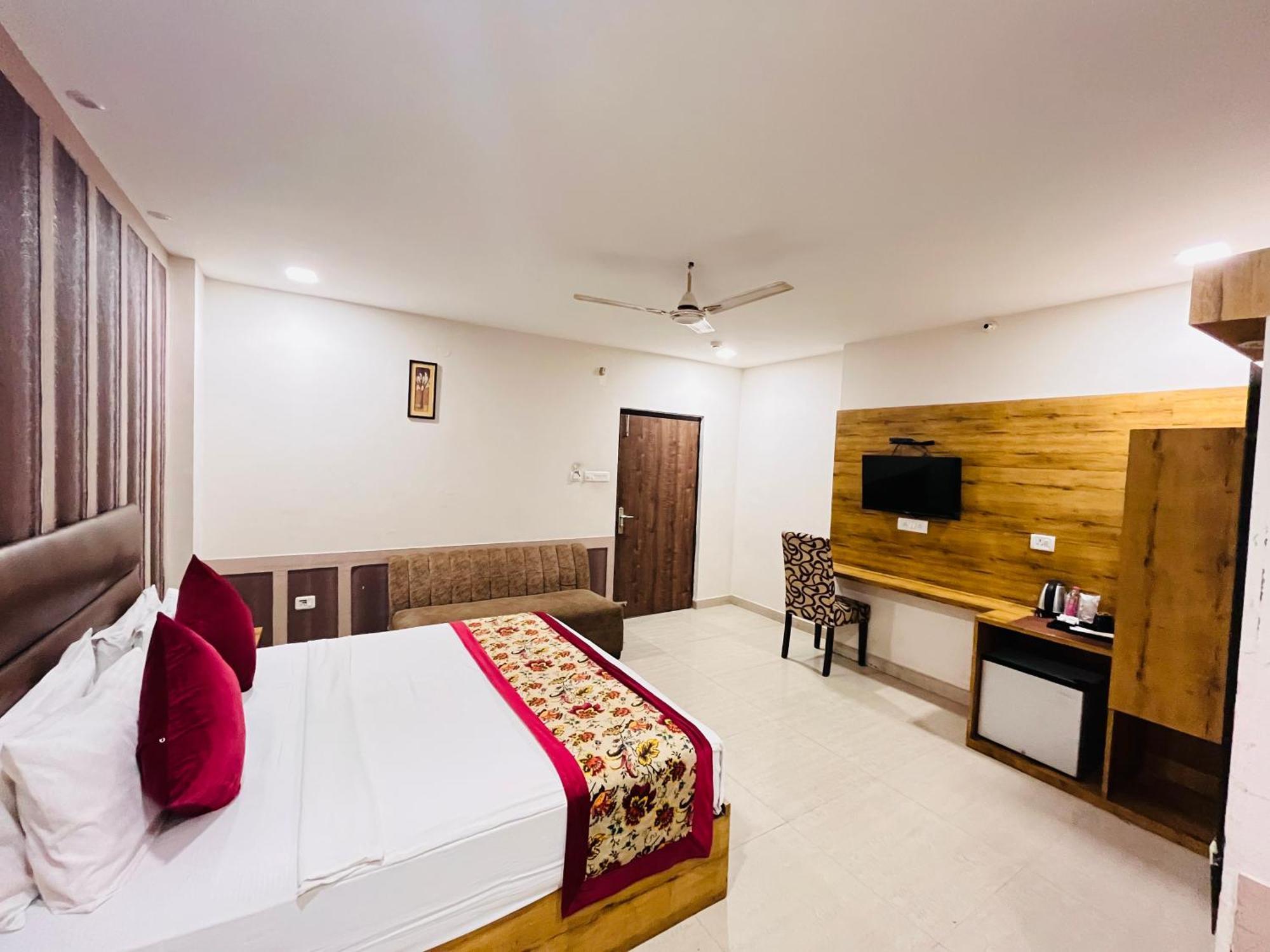 Crown Hotel Agra Near Taj Mahal Kültér fotó