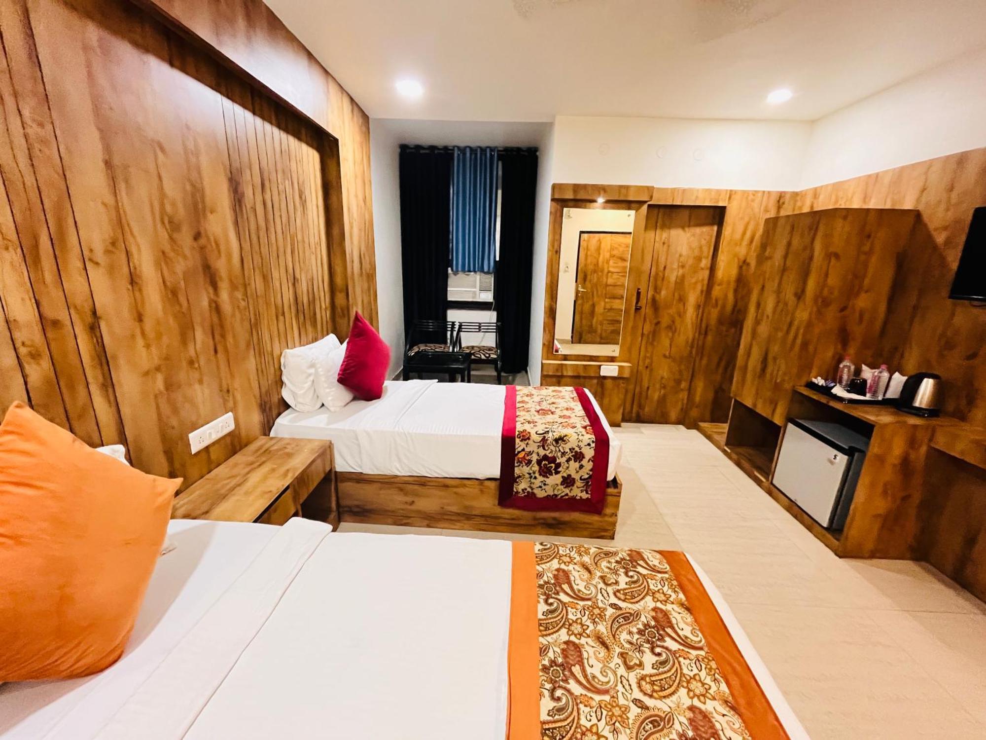 Crown Hotel Agra Near Taj Mahal Kültér fotó