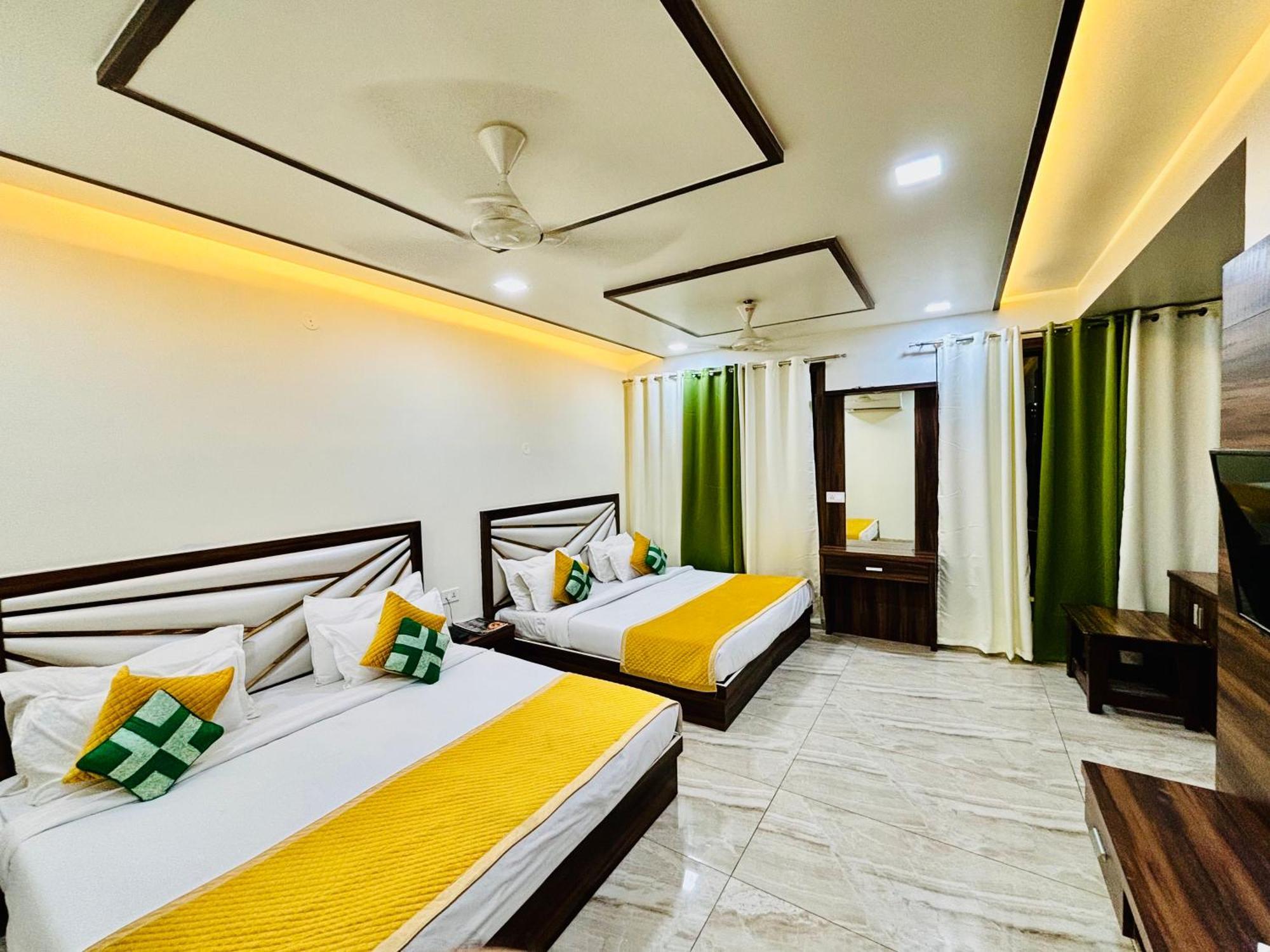 Crown Hotel Agra Near Taj Mahal Kültér fotó