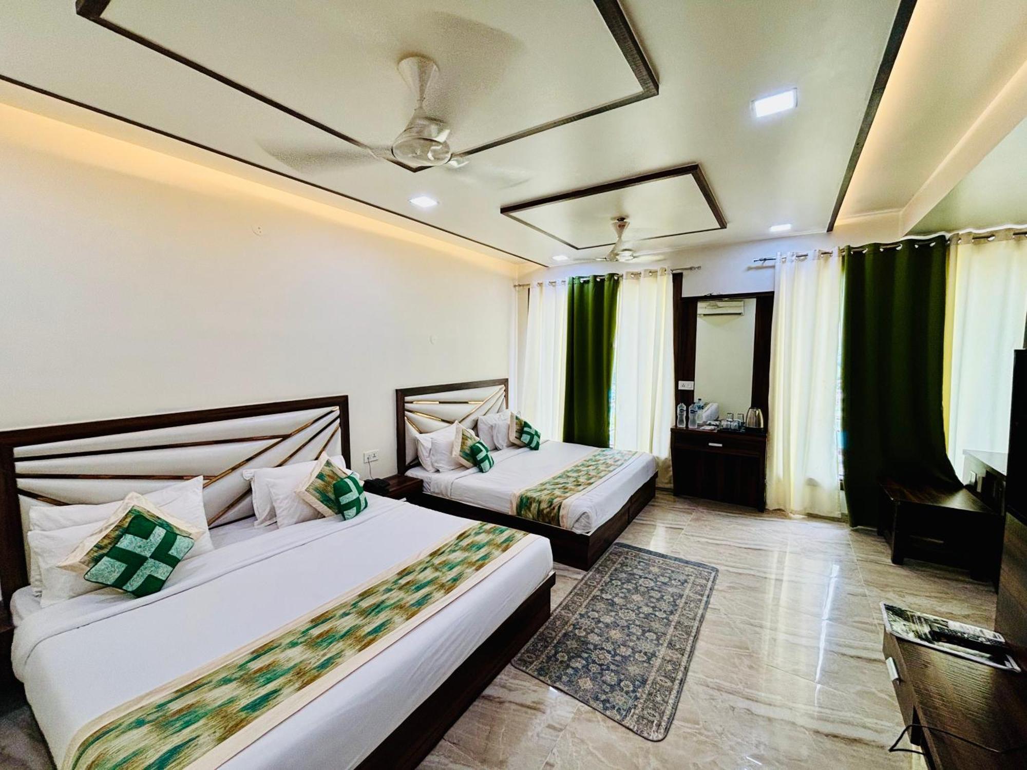 Crown Hotel Agra Near Taj Mahal Kültér fotó